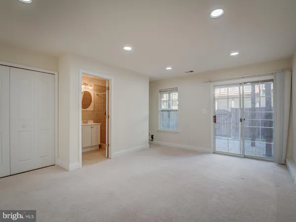 $2,850 | 13510 Turquoise Lane, Herndon, VA 20170