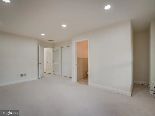 $2,850 | 13510 Turquoise Lane, Herndon, VA 20170