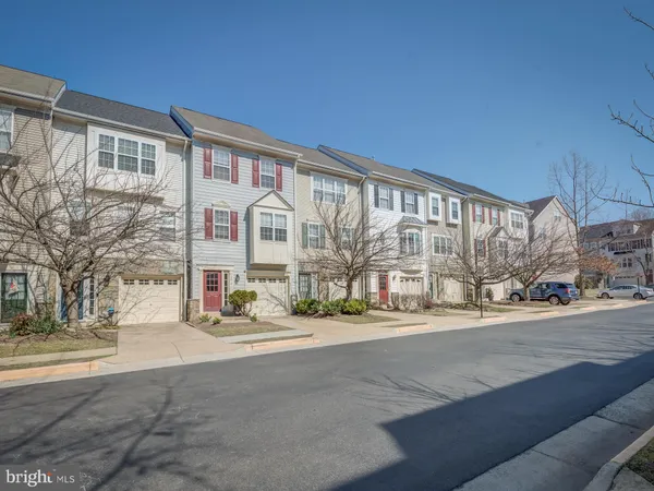 $2,850 | 13510 Turquoise Lane, Herndon, VA 20170