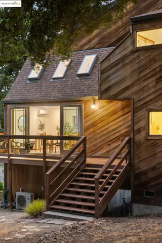 $1,049,000 | 2112 Manzanita Drive, Oakland, CA 94611