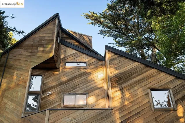 $1,049,000 | 2112 Manzanita Drive, Oakland, CA 94611