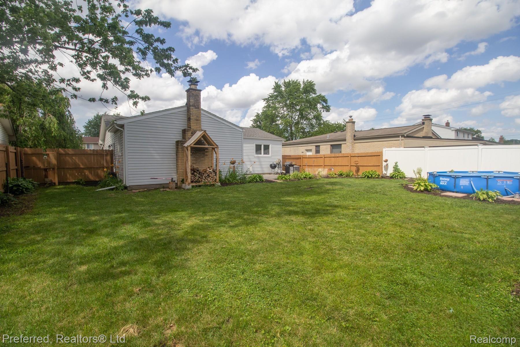 42449 Hanford Road Canton, MI 48187 - Photo 38 of 38 BACKYARD