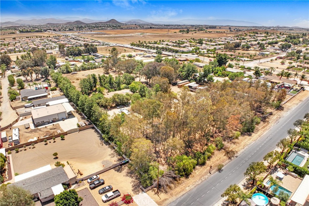 30925 Old Windmill Road Menifee, CA 92584 - Photo 7 of 23