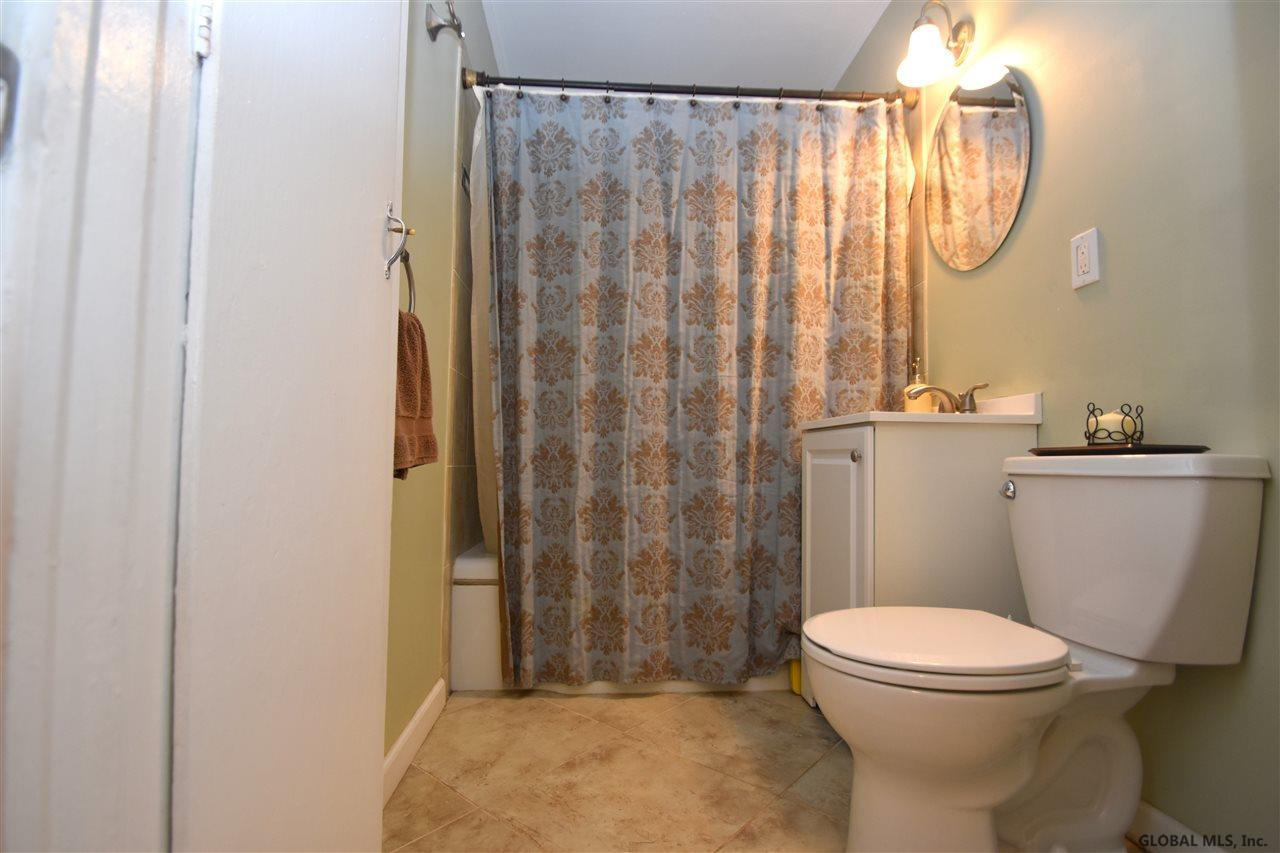 1002 Wayne Road Schenectady, NY 12303 - Photo 17 of 32 Photo 17