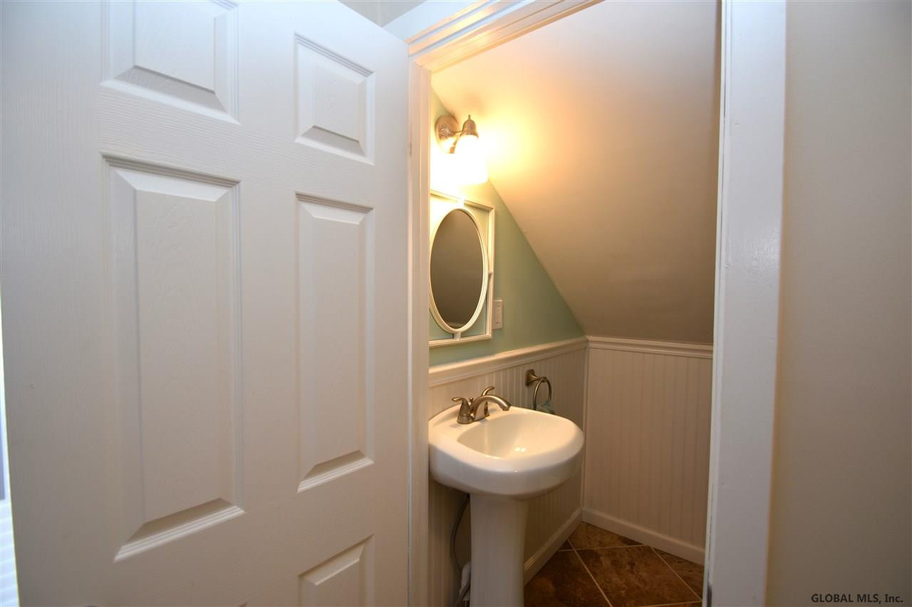 1002 Wayne Road Schenectady, NY 12303 - Photo 28 of 32 Photo 28