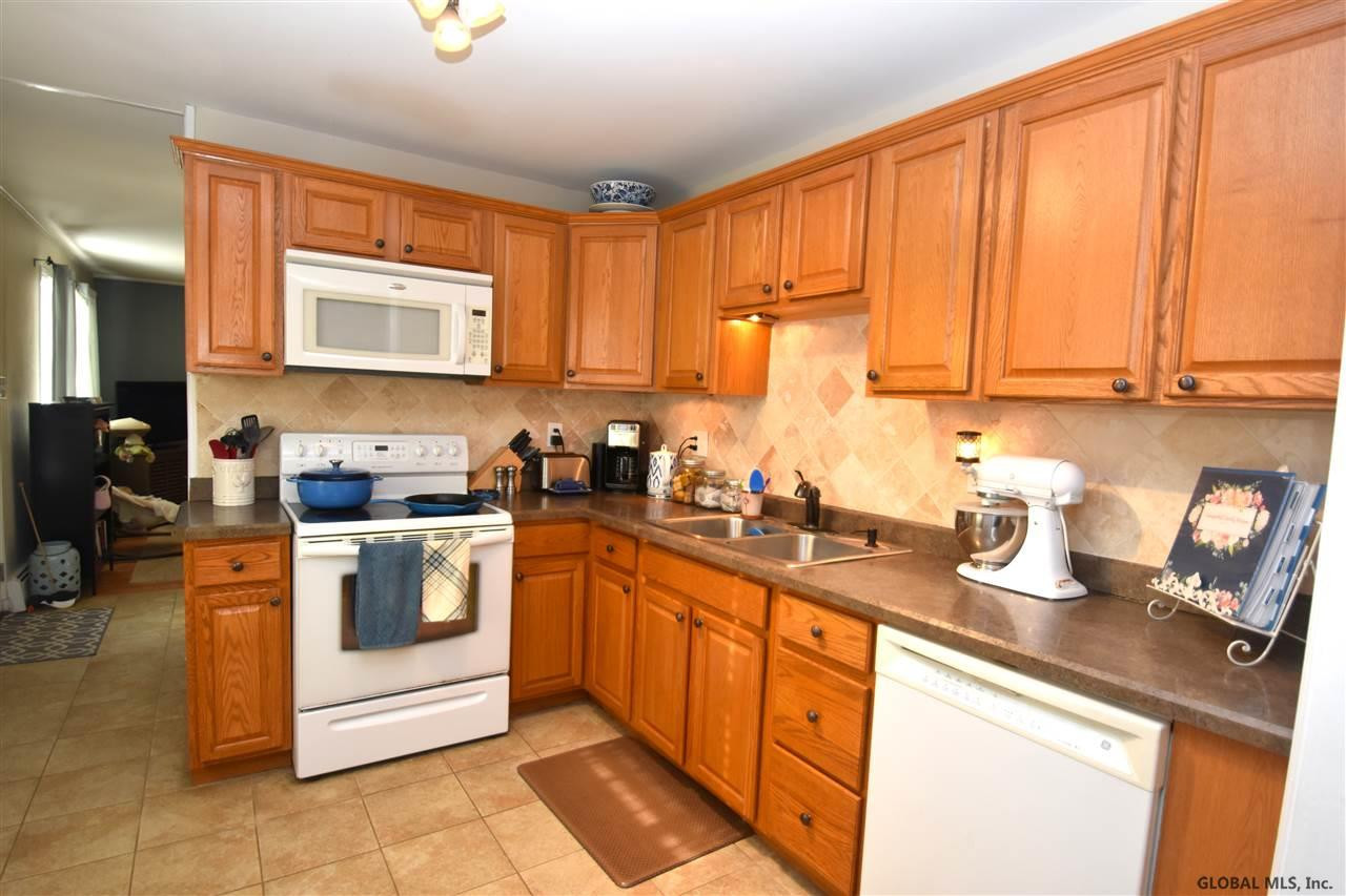 1002 Wayne Road Schenectady, NY 12303 - Photo 5 of 32 Photo 5