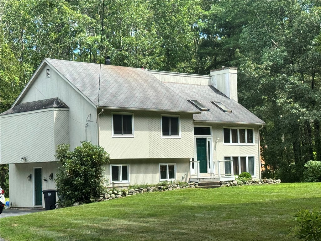 580 Weaver Hill Road Coventry, RI 02816 - Photo 4 of 21