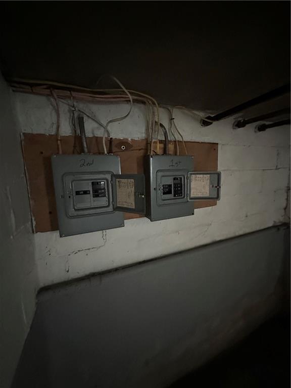 1131 12th Street McKees Rocks, PA 15136 - Photo 42 of 45 a view of a car garage