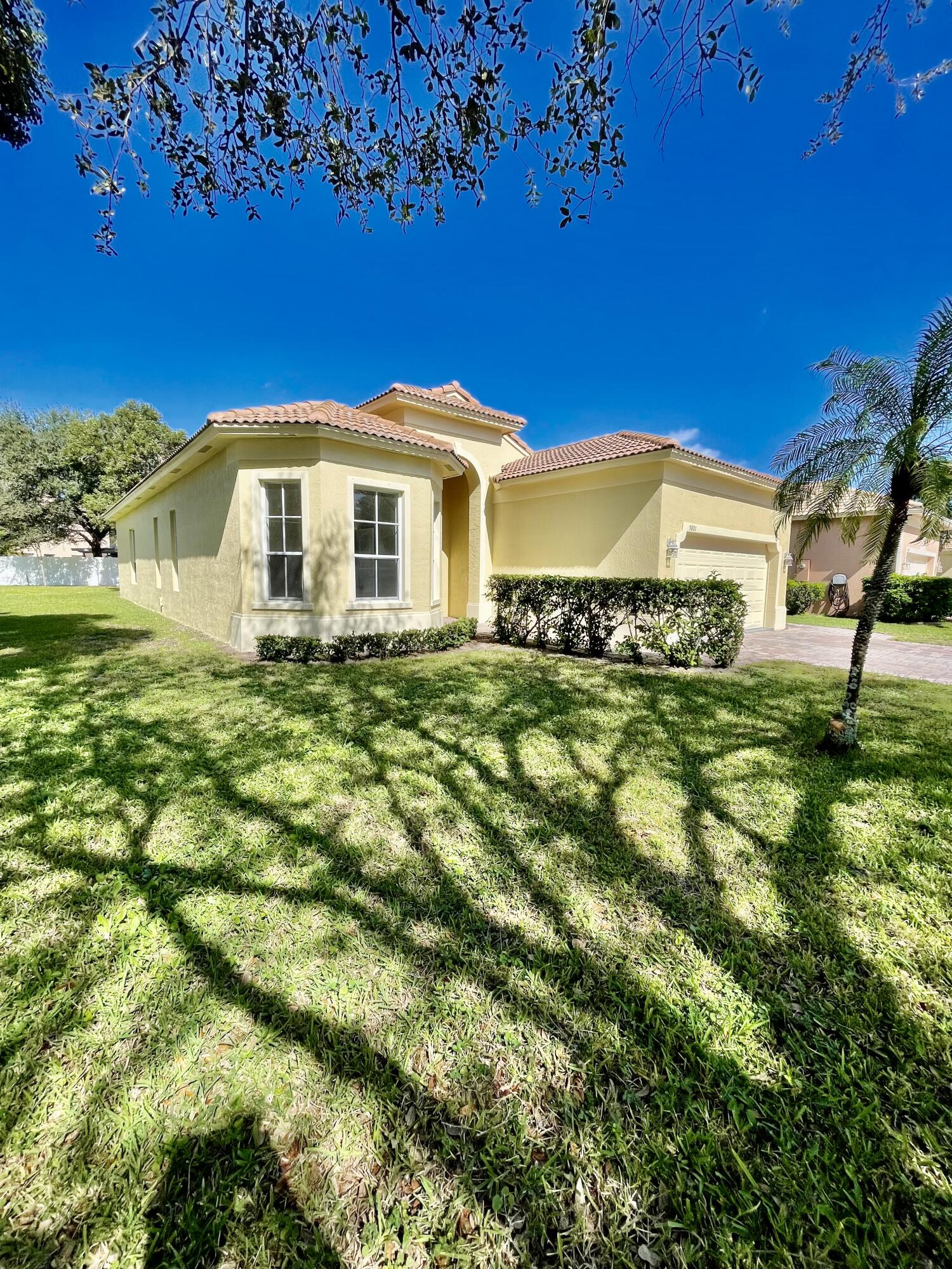 5801 Spanish River Road Fort Pierce, FL 34951 - Photo 4 of 45 IMG_3122 2