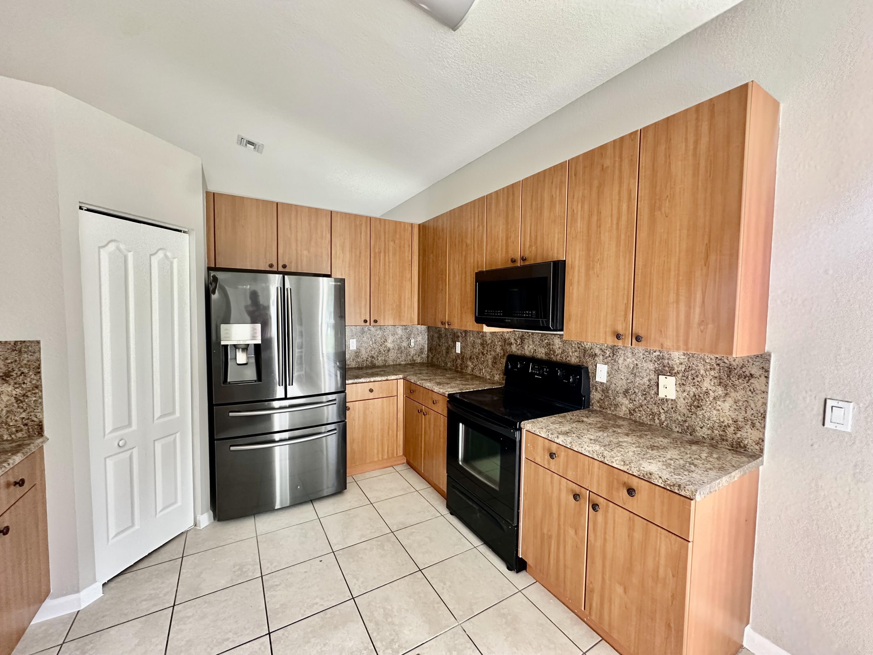 5801 Spanish River Road Fort Pierce, FL 34951 - Photo 8 of 45 IMG_3923