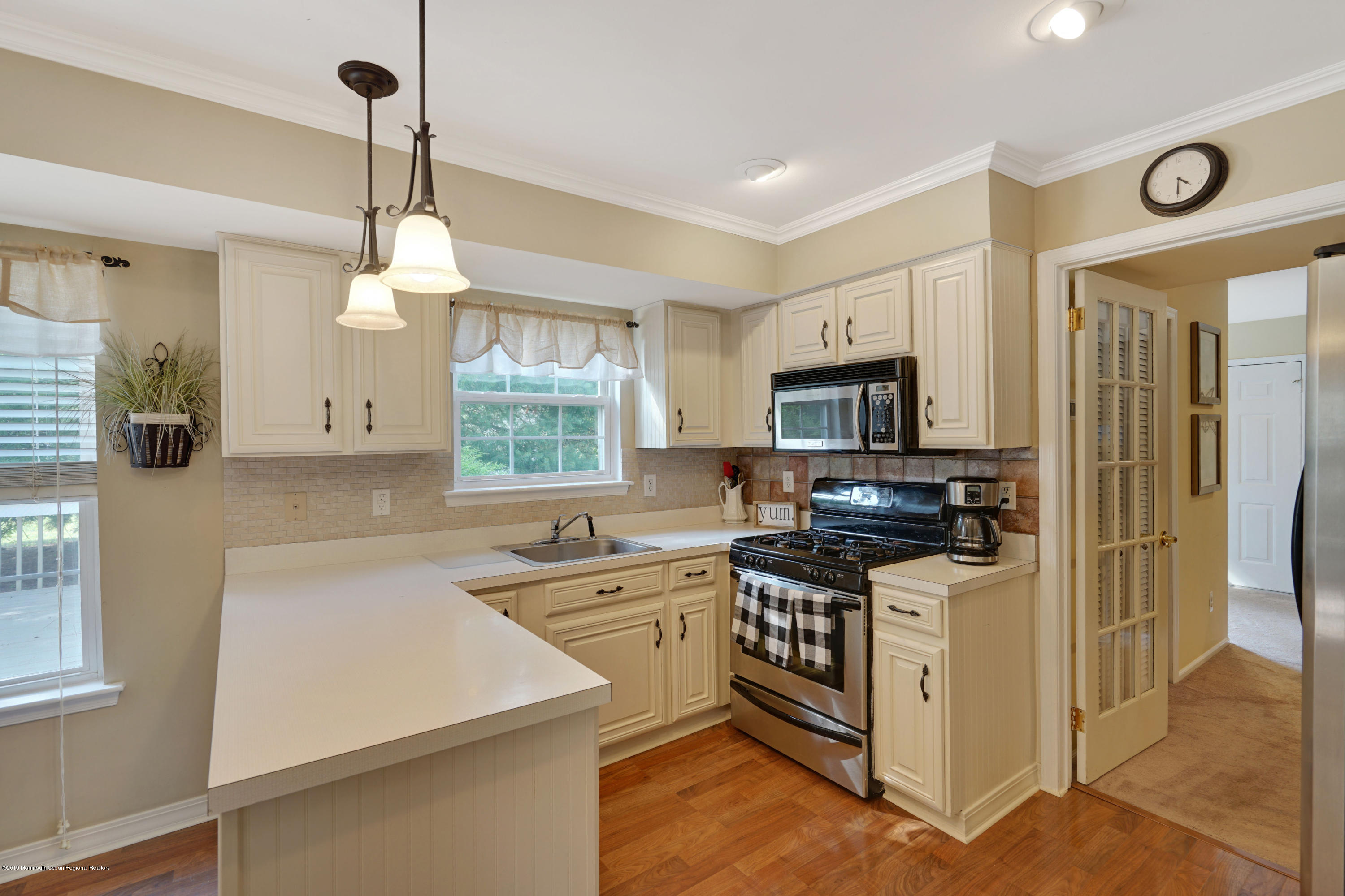 16 Shadow Ridge Court Howell, NJ 07731 - Photo 13 of 30 013_dsc00319-dsc00323