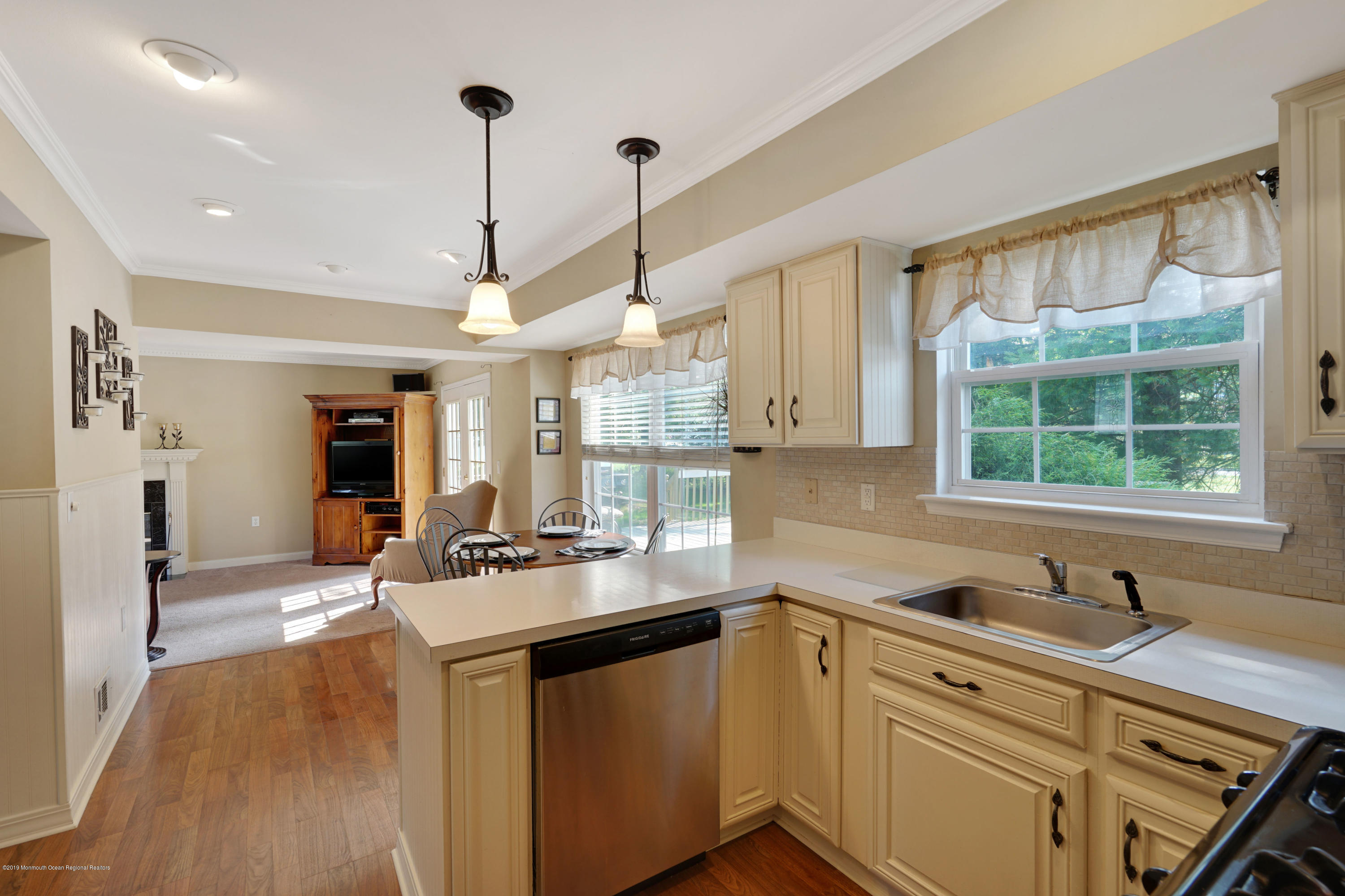 16 Shadow Ridge Court Howell, NJ 07731 - Photo 14 of 30 014_dsc00324-dsc00328