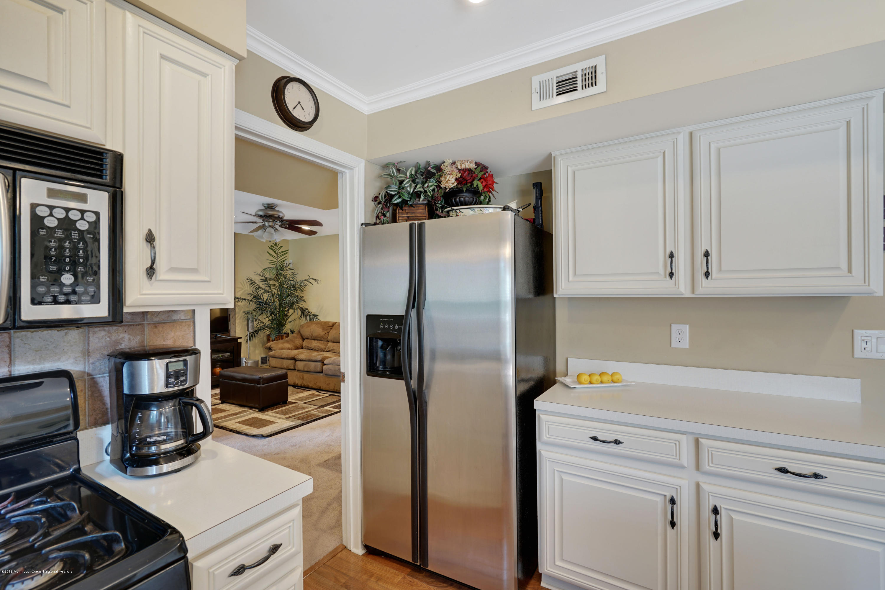16 Shadow Ridge Court Howell, NJ 07731 - Photo 15 of 30 015_dsc00329-dsc00333