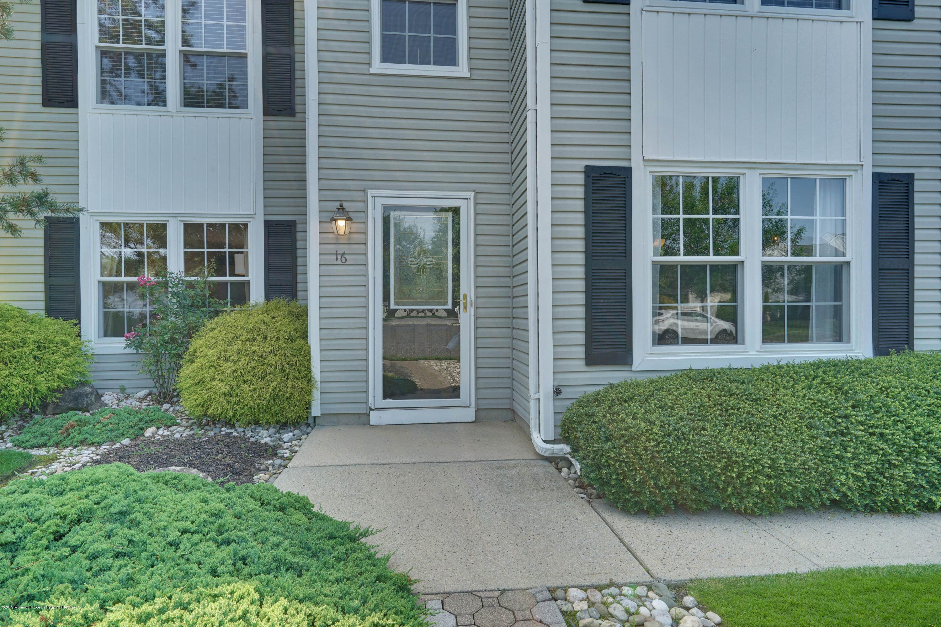 16 Shadow Ridge Court Howell, NJ 07731 - Photo 4 of 30 004_dsc00249-dsc00253_1