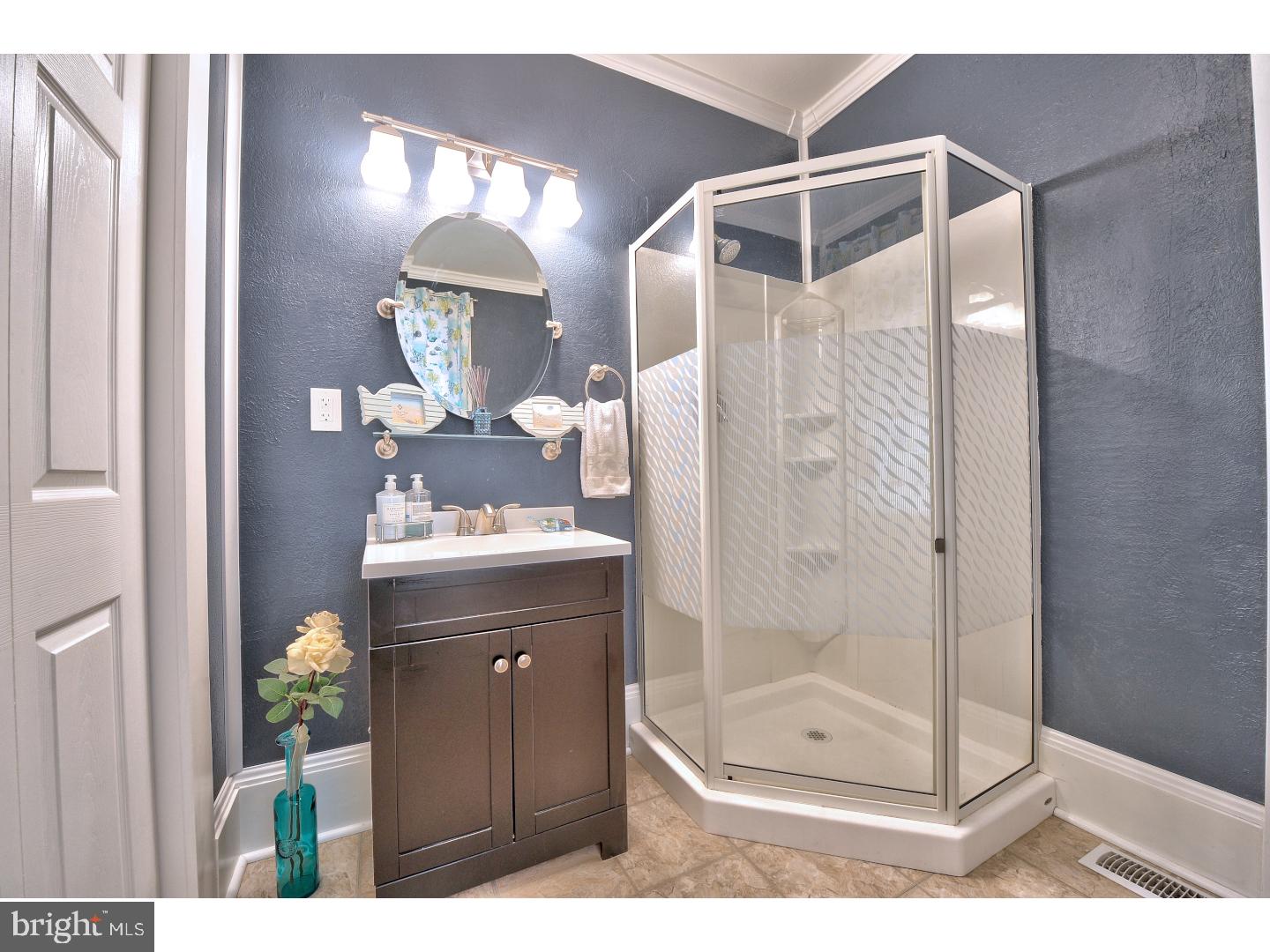1015 Salem Road Burlington, NJ 08016 - Photo 13 of 25 Gallery Image 13