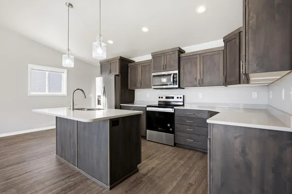 $399,000 | 946 Albert Drive West, West Fargo, ND 58078