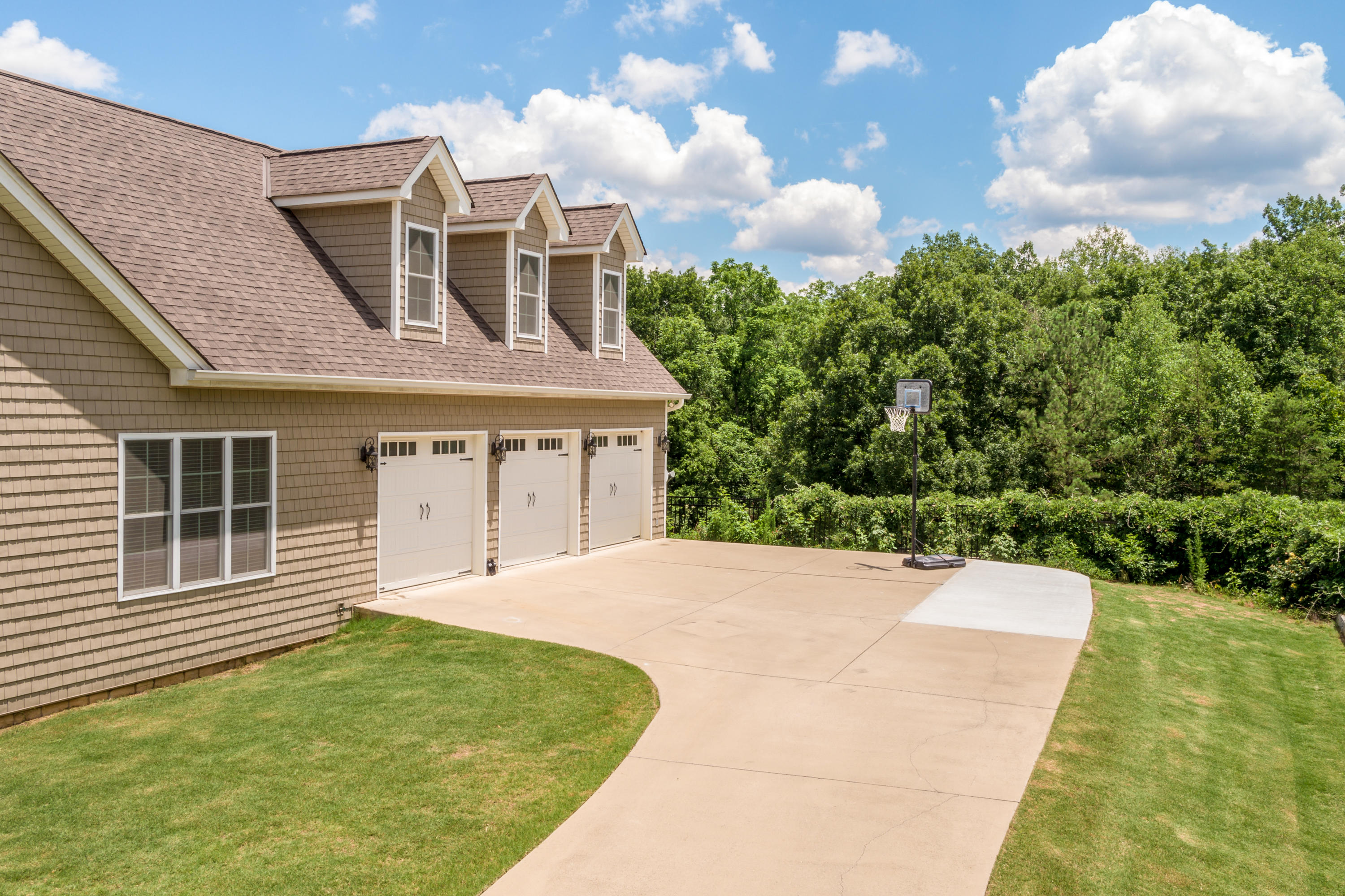 538 Chapman Road Ringgold, GA 30736 - Photo 41 of 48 Garage