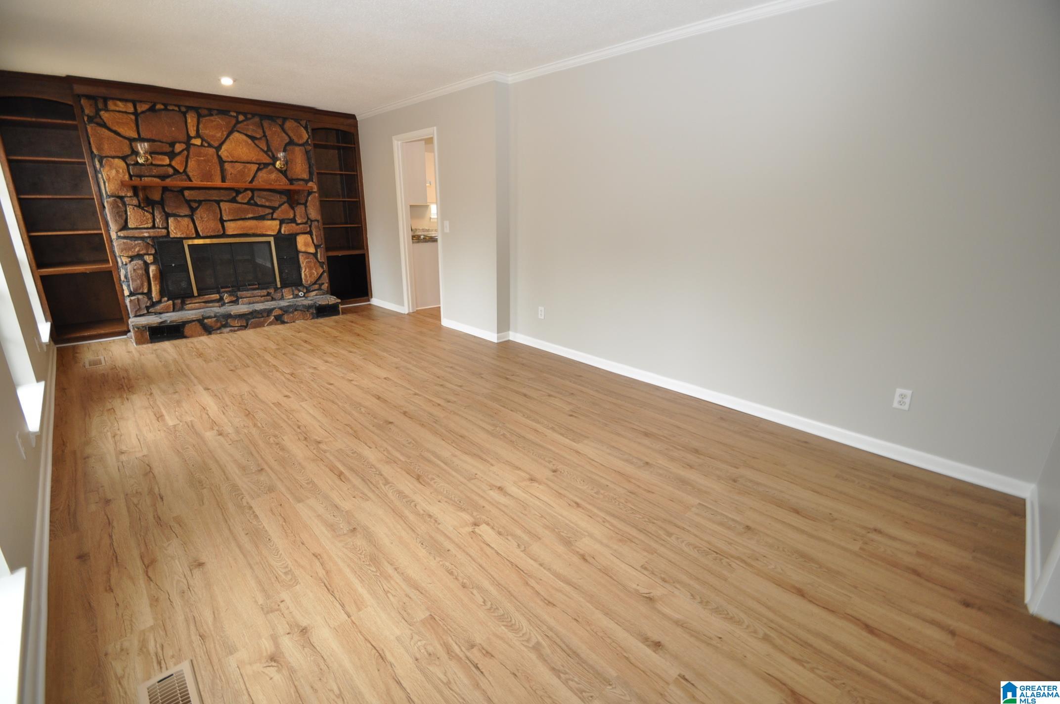 112 Oak Street Alabaster, AL 35114 - Photo 2 of 7