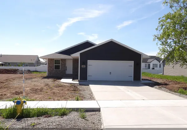 $349,900 | 2509 Lawrence Drive, De Pere, WI 54115