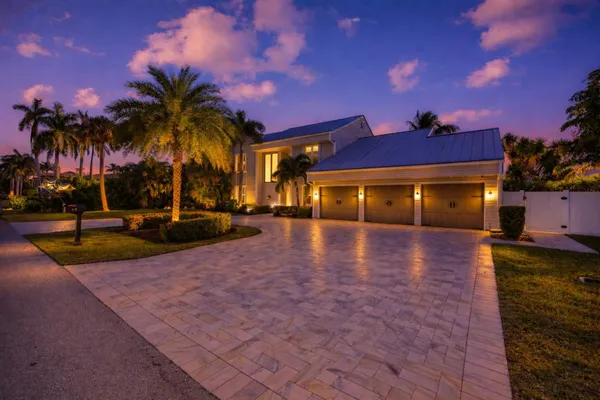 $3,300,000 | 910 Jasmine Drive, Delray Beach, FL 33483