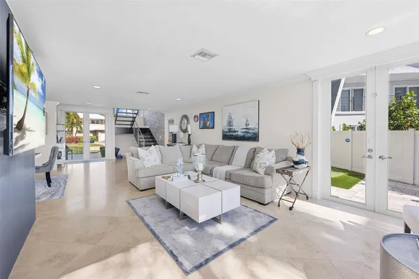 $3,300,000 | 910 Jasmine Drive, Delray Beach, FL 33483