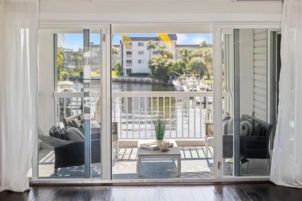 $3,300,000 | 910 Jasmine Drive, Delray Beach, FL 33483