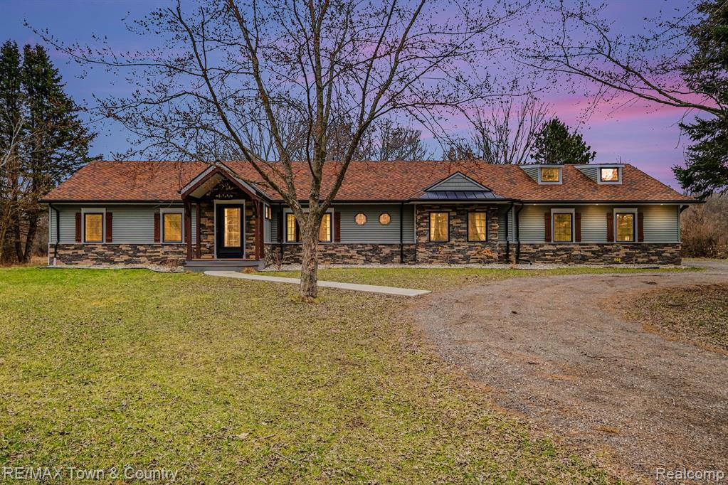 1282 North Van Vleet Road Flushing, MI 48433 - Photo 1 of 42