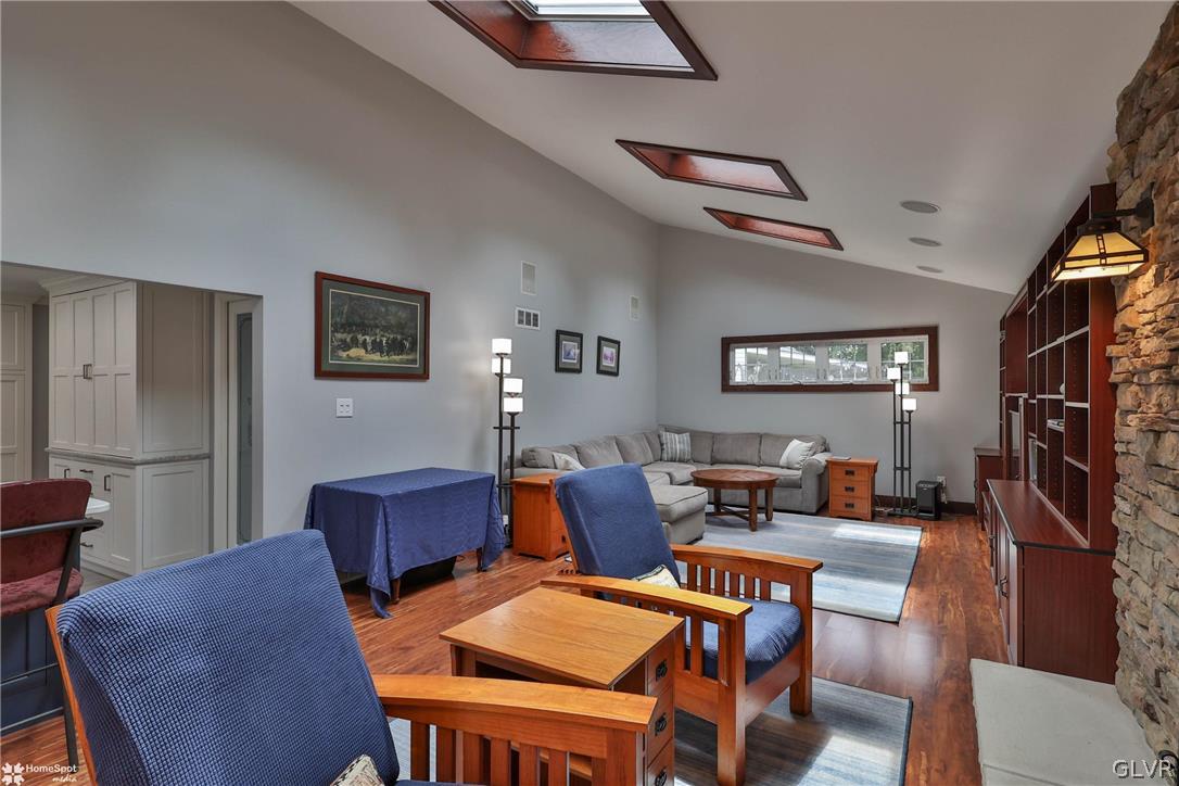 939 Juniper Road Hellertown, PA 18055 - Photo 11 of 49 Gallery Image 11
