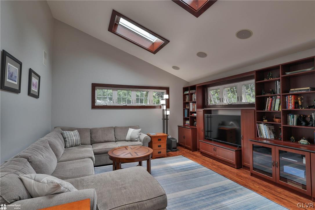939 Juniper Road Hellertown, PA 18055 - Photo 12 of 49 Gallery Image 12