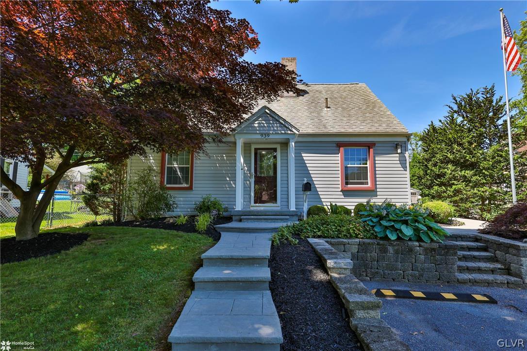 939 Juniper Road Hellertown, PA 18055 - Photo 2 of 49 Gallery Image 2