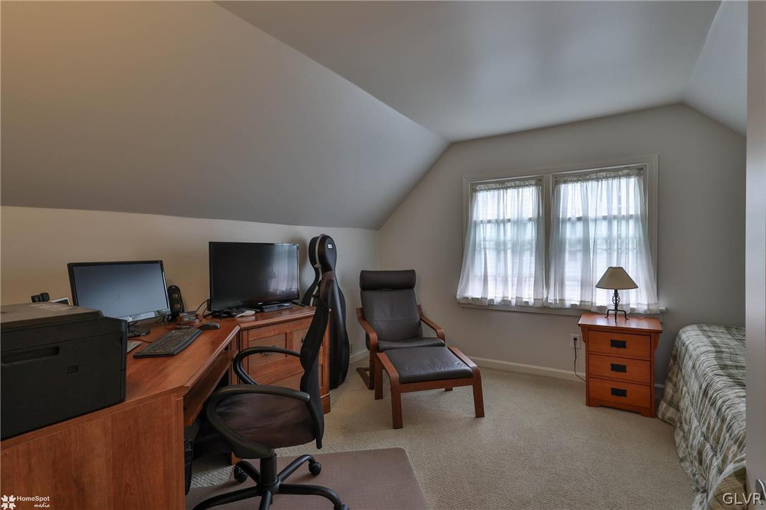 939 Juniper Road Hellertown, PA 18055 - Photo 34 of 49 Gallery Image 34