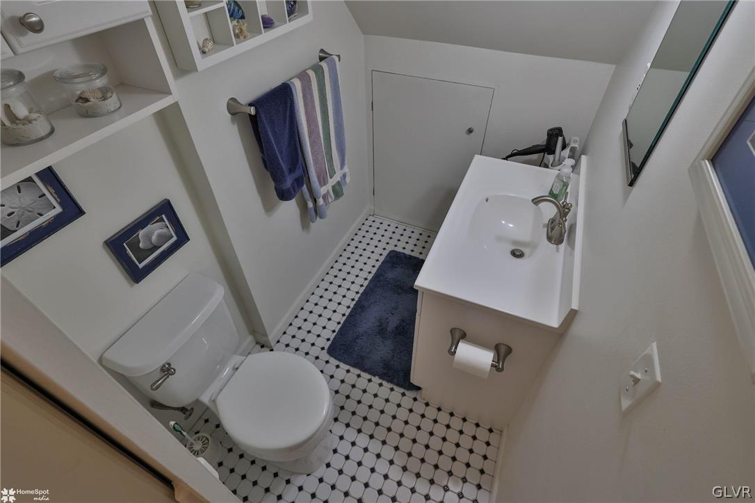 939 Juniper Road Hellertown, PA 18055 - Photo 37 of 49 Gallery Image 37