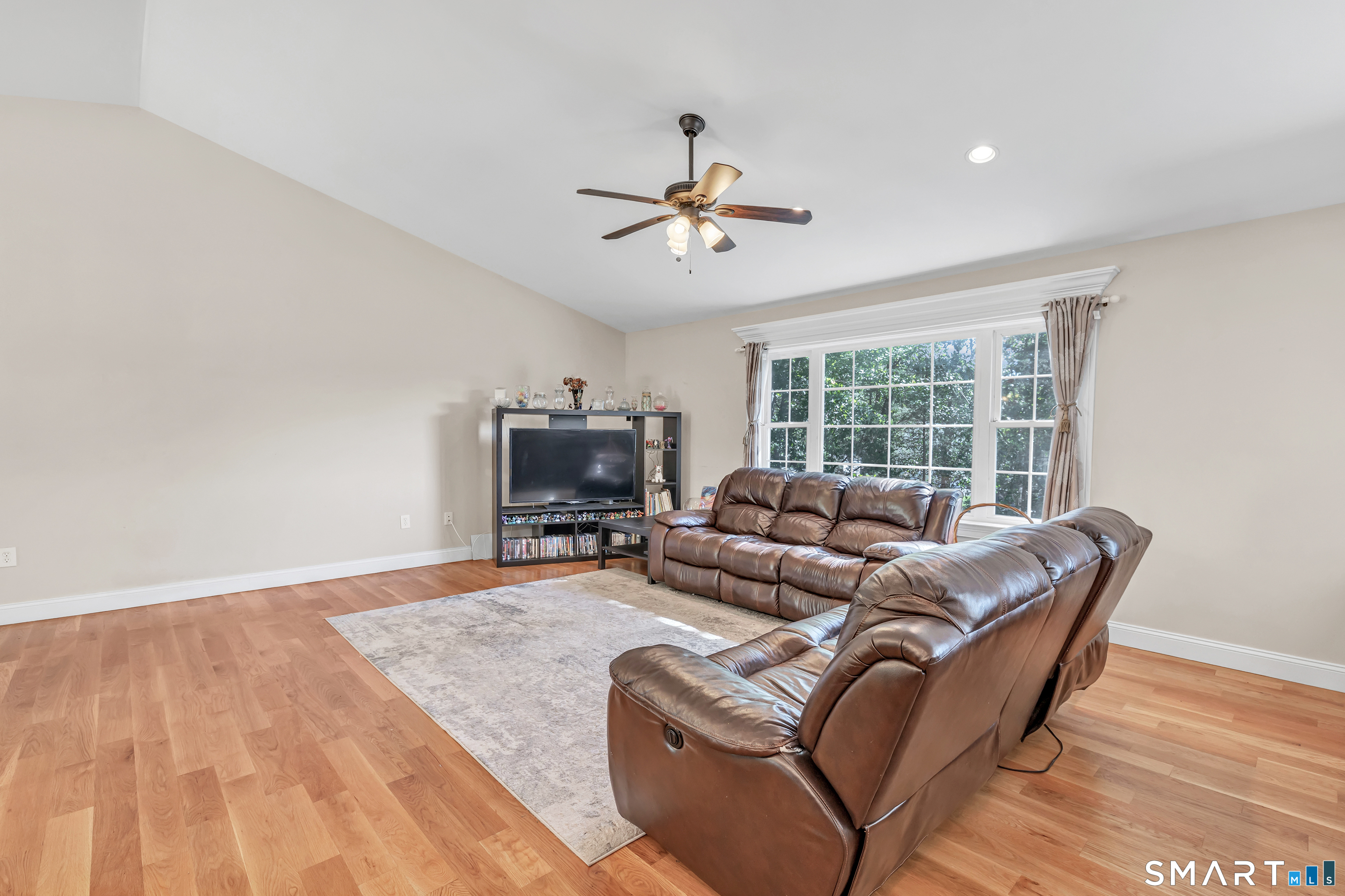 26 R Hoinski Way Ansonia, CT 06401 - Photo 11 of 33 Gallery Image 11