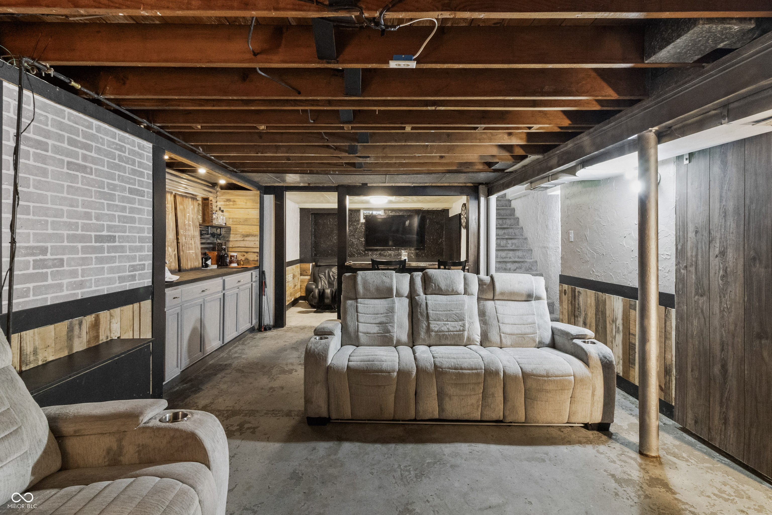 2113 East 65th Street Indianapolis, IN 46220 - Photo 22 of 41