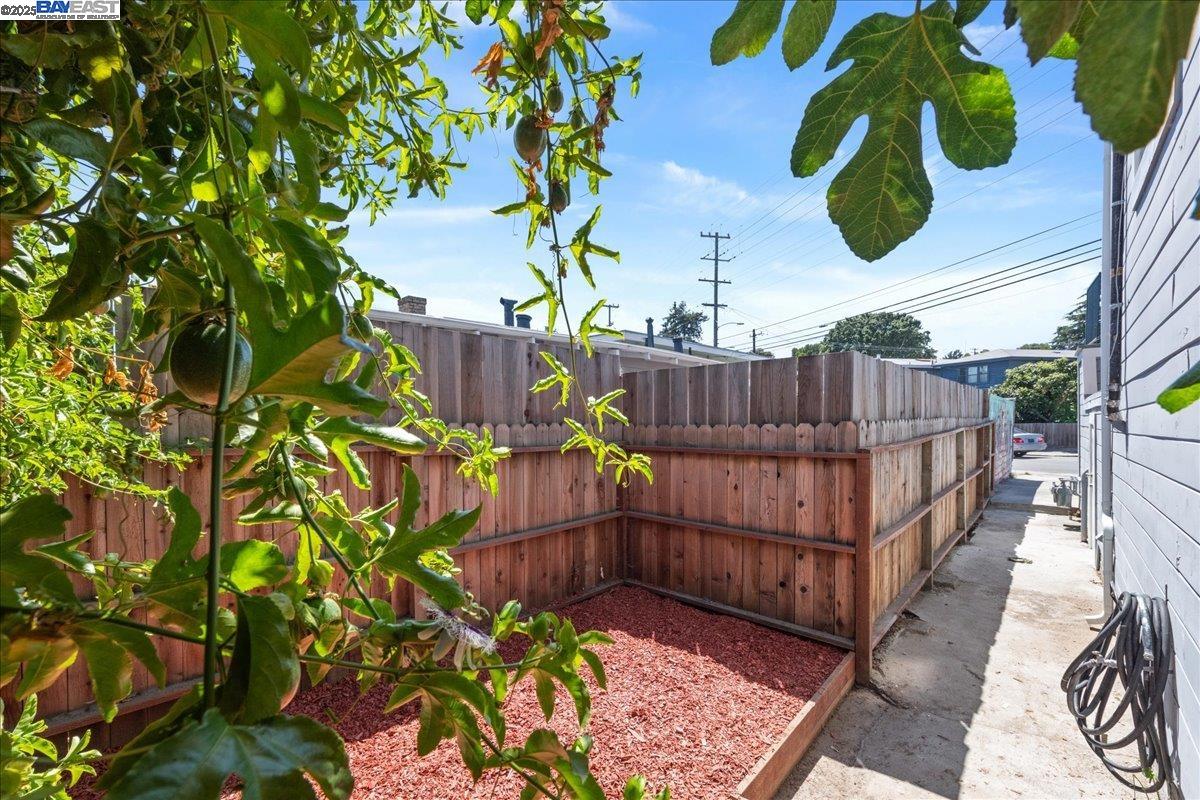3214 13th Avenue Oakland, CA 94610 - Photo 44 of 51 a view of balcony with wooden floor