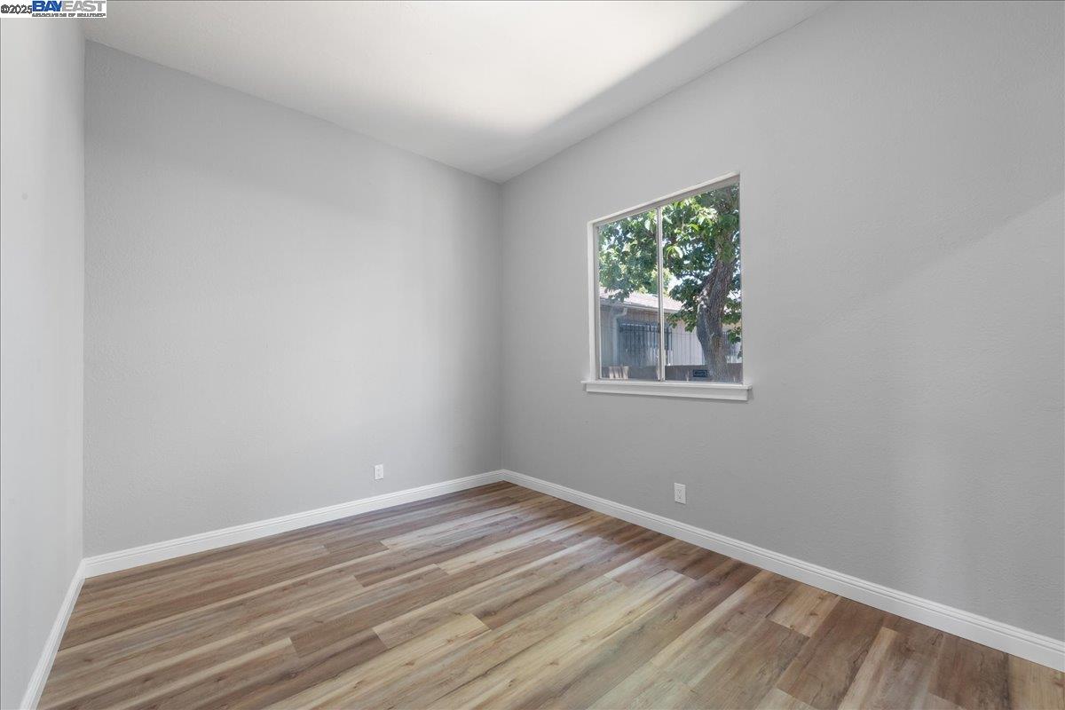 3214 13th Avenue Oakland, CA 94610 - Photo 10 of 51 a room with a window