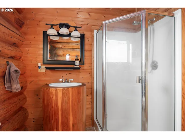 $680,000 | 125 Kestrel Lane, Roseburg, OR 97471