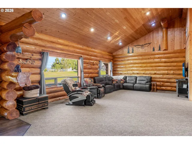 $680,000 | 125 Kestrel Lane, Roseburg, OR 97471