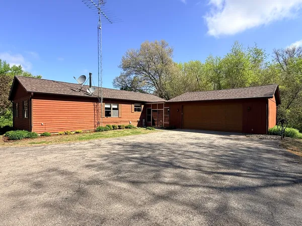 $369,900 | 1355 Sublette Road, Amboy, IL 61310