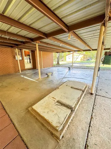 a view of a house with a big yard