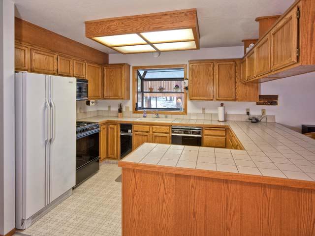 12098 Bennett Flat Road Truckee, CA 96161 - Photo 8 of 9 Gallery Image 8