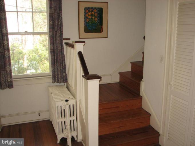 5605 Wexford Road Baltimore, MD 21209 - Photo 12 of 19 Staircase