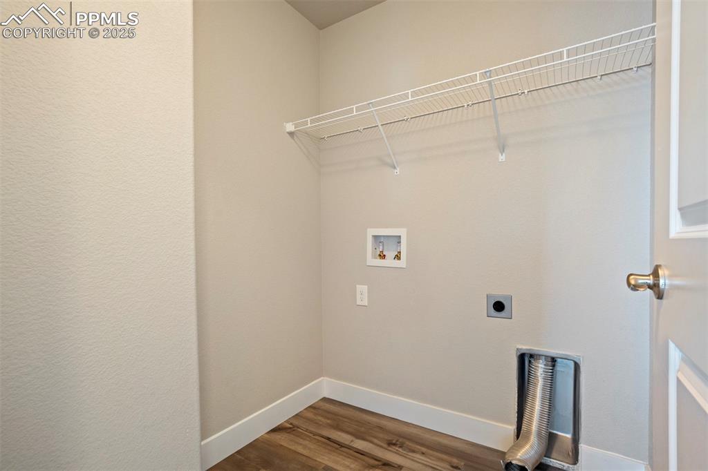 5633 Makalu Drive Colorado Springs, CO 80924 - Photo 29 of 48 a view of a small room