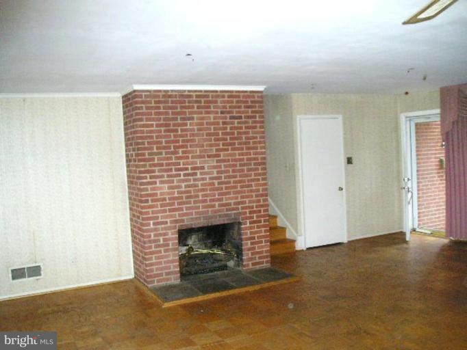5516 Ivor Street Springfield, VA 22151 - Photo 6 of 8 Living Room #2