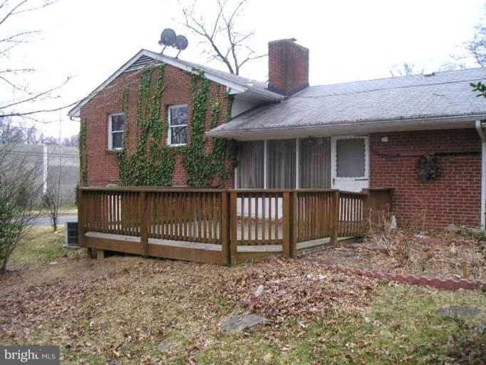 5516 Ivor Street Springfield, VA 22151 - Photo 8 of 8 Deck