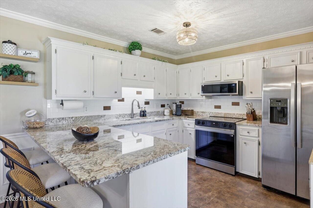 209 Pine Place Madison, MS 39110 - Photo 14 of 30 14-209 Pine Pl _ Home Tours MS