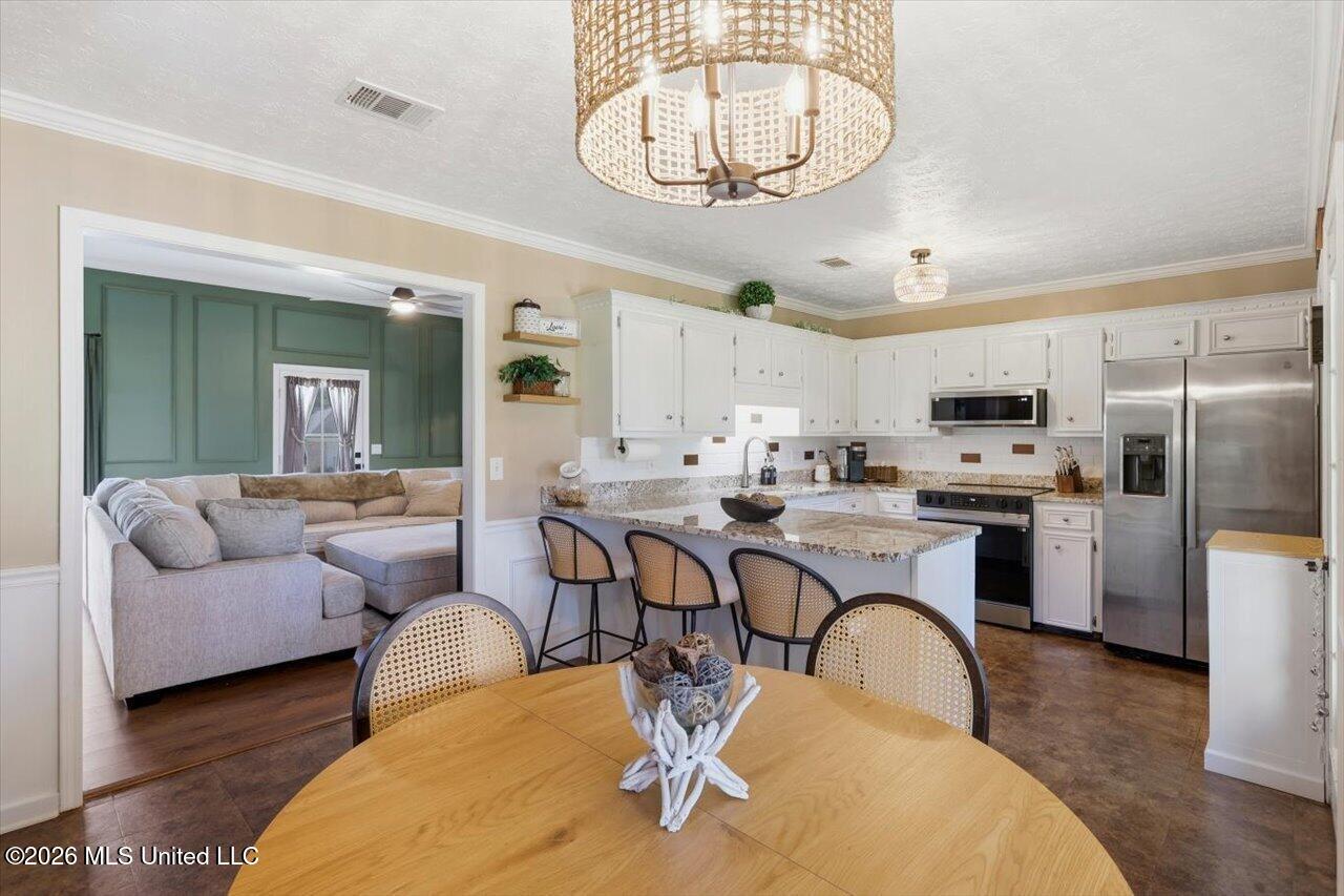 209 Pine Place Madison, MS 39110 - Photo 16 of 30 16-209 Pine Pl _ Home Tours MS