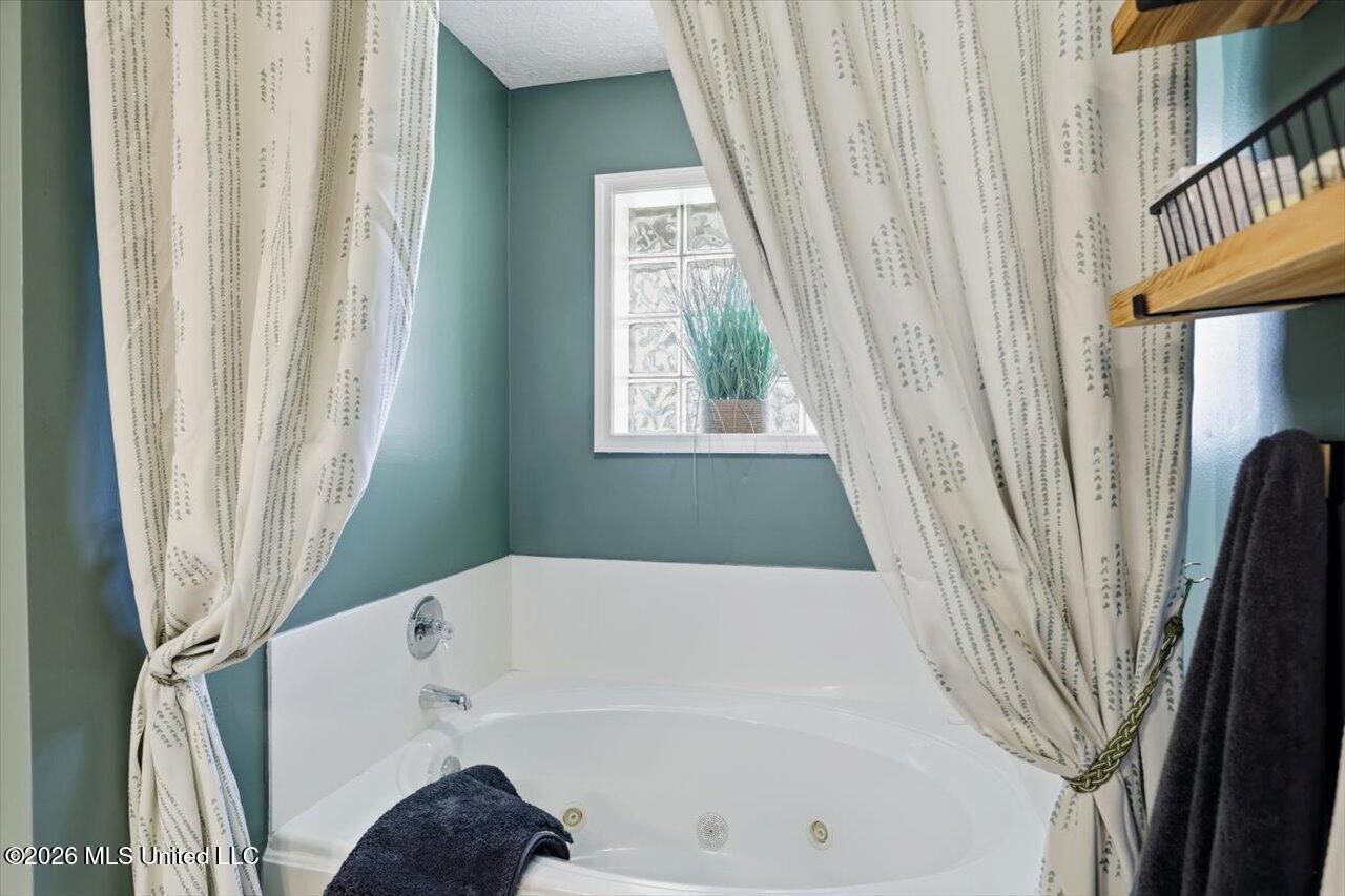 209 Pine Place Madison, MS 39110 - Photo 20 of 30 20-209 Pine Pl _ Home Tours MS