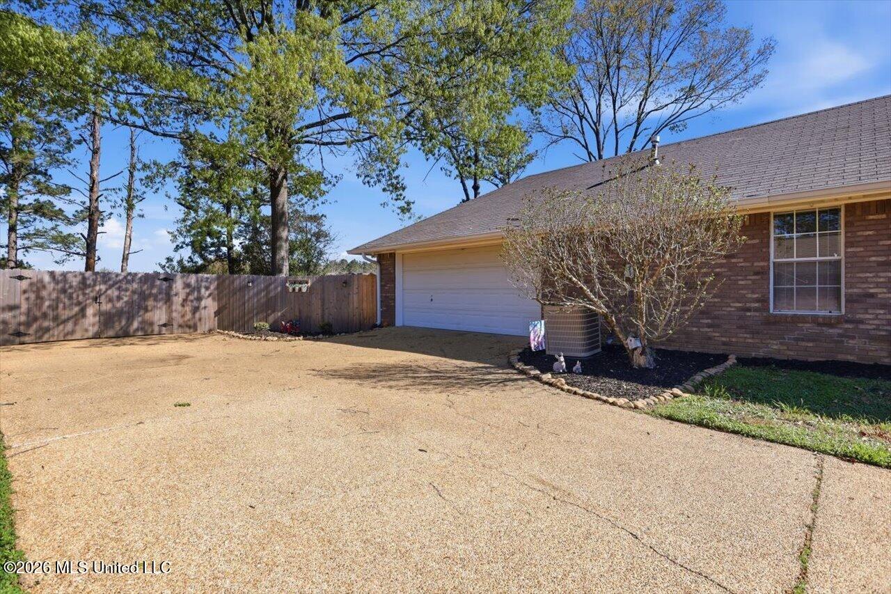 209 Pine Place Madison, MS 39110 - Photo 4 of 30 04-209 Pine Pl _ Home Tours MS