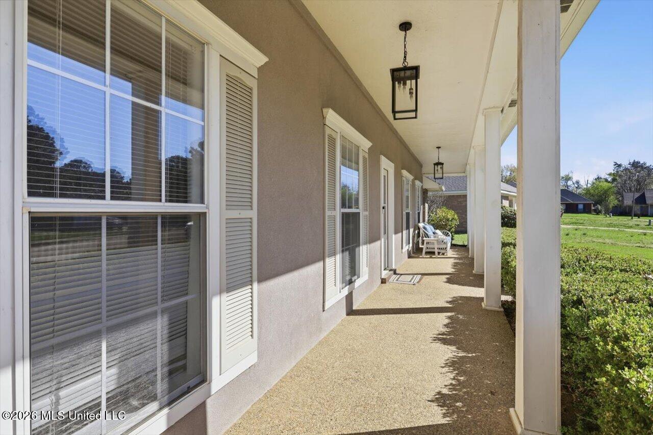 209 Pine Place Madison, MS 39110 - Photo 5 of 30 05-209 Pine Pl _ Home Tours MS